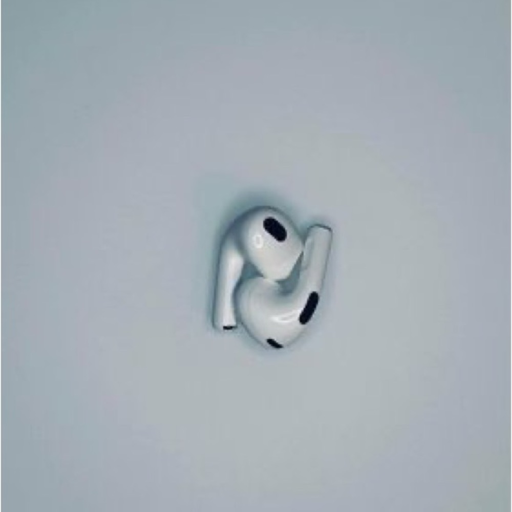 AirPods 3 - Picture 3 of 3